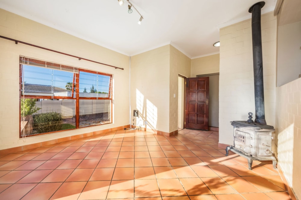 House for sale in Uitzicht, Durbanville - DBV1752303