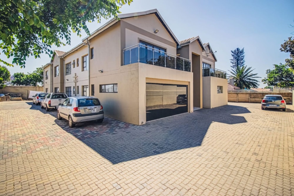Commercial Building for sale in Birch Acres - KTP1754198
