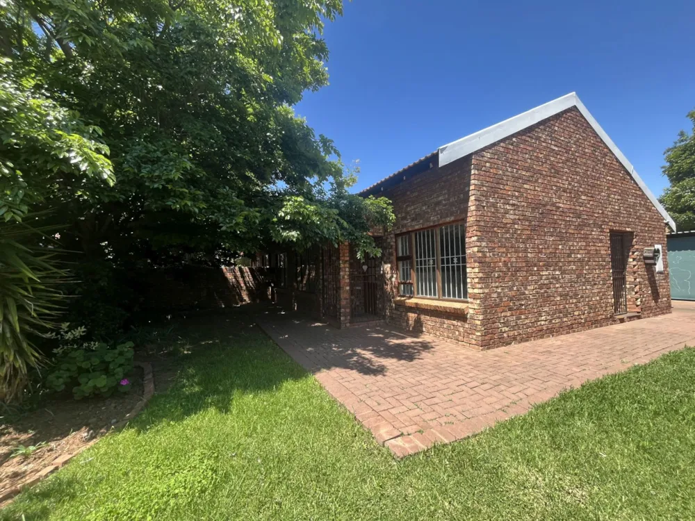 Townhouse for sale in Langenhovenpark - 1BX1754707 Townhouse for sale in Langenhovenpark - 1BX1754707