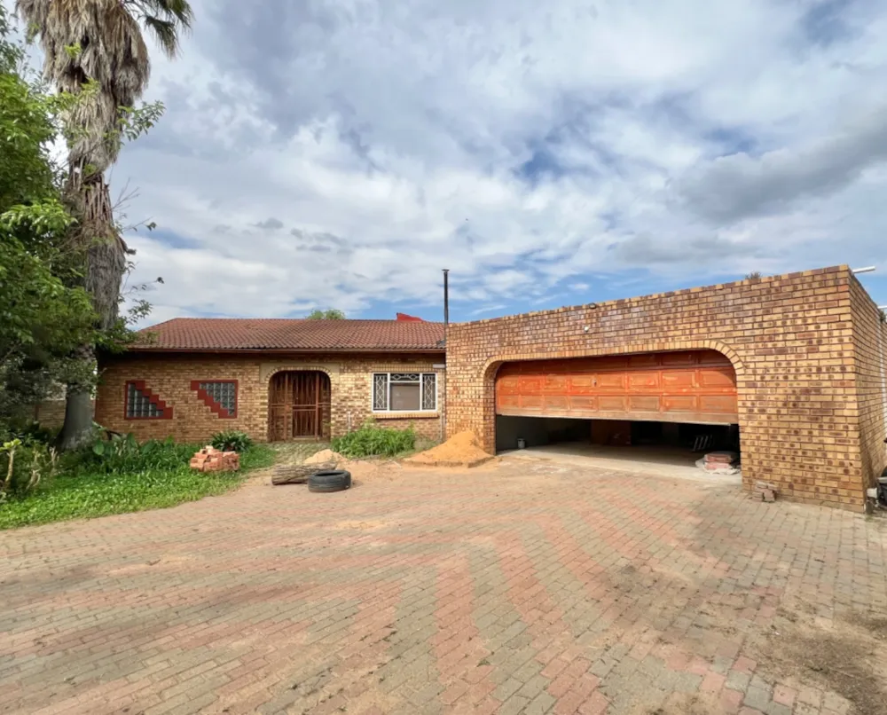 House for sale in Country View, Benoni - EN1755488
