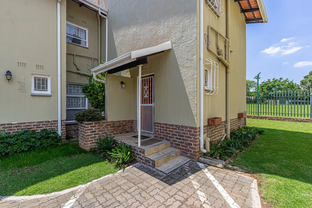 Townhouse for sale in Farrarmere - EN1754724