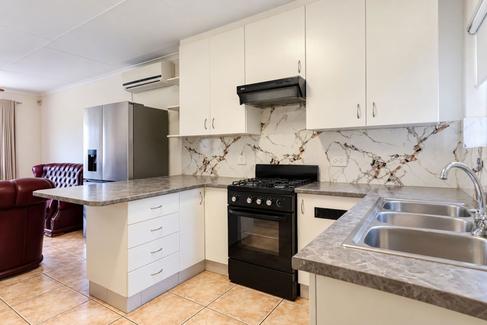 Townhouse for sale in Wilgeheuwel - RAN1753169