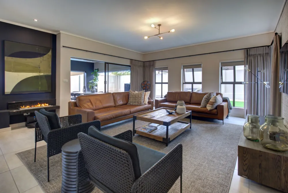 Security estate home for sale in Earl's Court - GEO1755537 Security estate home for sale in Earl's Court - GEO1755537