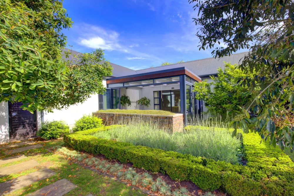 Security estate home for sale in Earl's Court - GEO1755419 Security estate home for sale in Earl's Court - GEO1755419