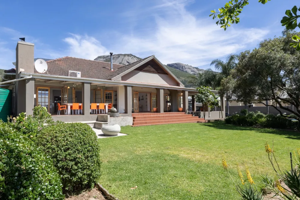 Single-storey house for sale in Paarl - TK1756037 Single-storey house for sale in Paarl - TK1756037
