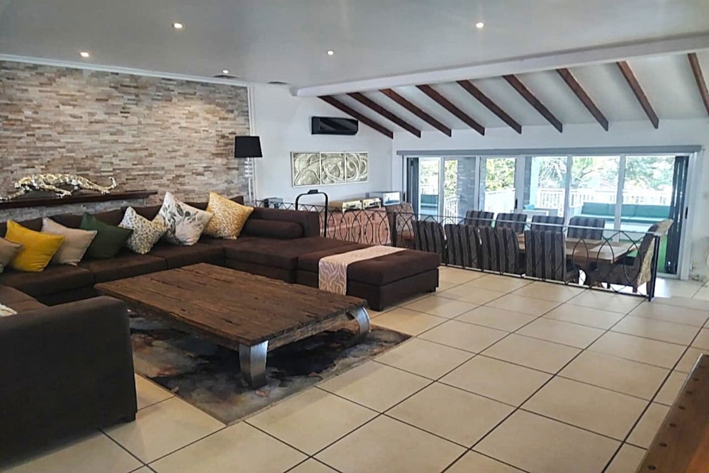 House for sale in Athlone Park - 1WB1754388