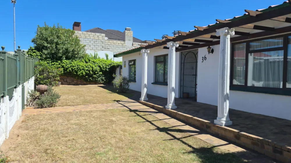 House to rent in Strand South - SWL1755358 House to rent in Strand South - SWL1755358