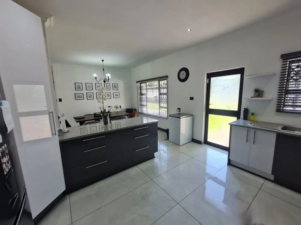 House for sale in Bayswater - 1BX1754886 House for sale in Bayswater - 1BX1754886