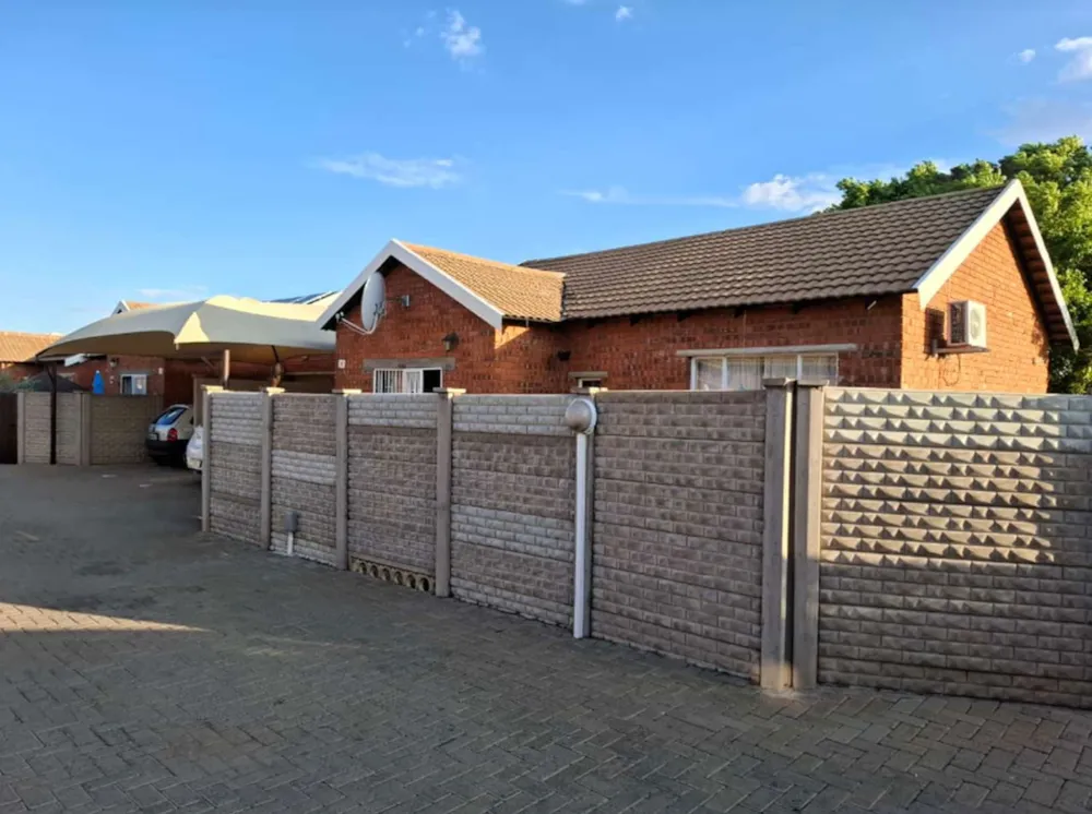 Townhouse for sale in Noordhoek, Bloemfontein - 1BX1755961 Townhouse for sale in Noordhoek, Bloemfontein - 1BX1755961