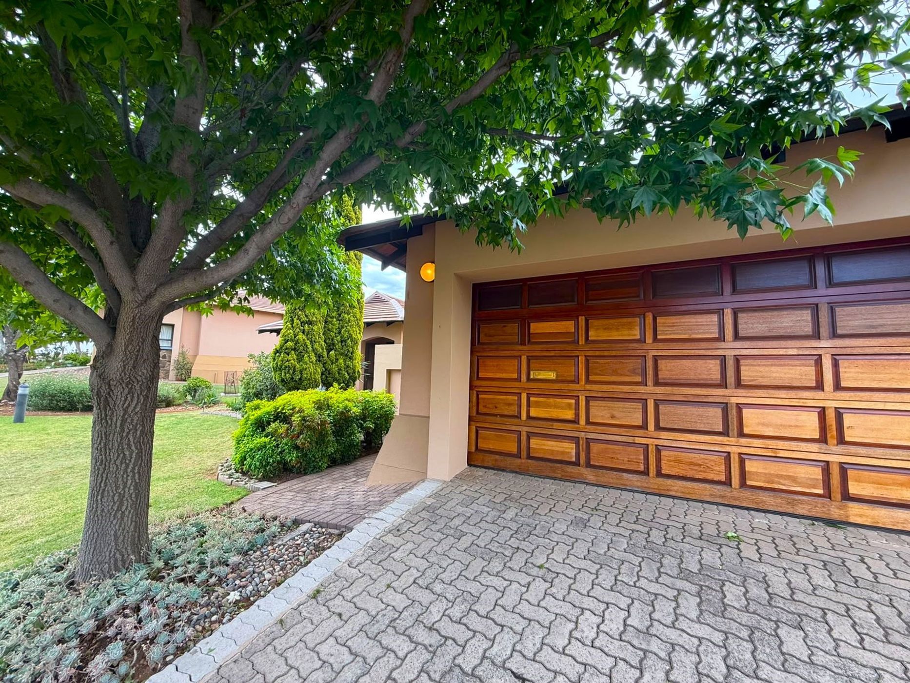 Single-storey retirement home for sale in Woodland Hills - 1BX1756663