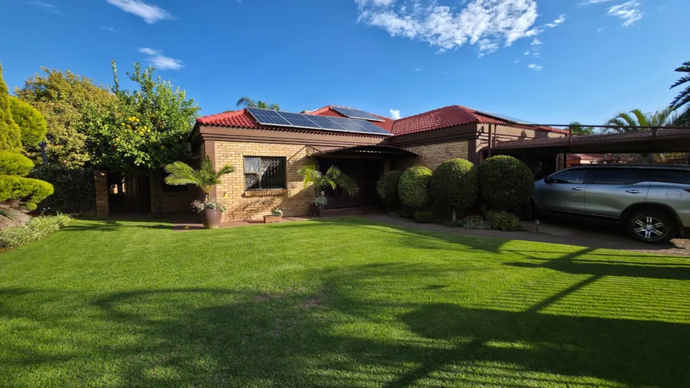 House for sale in Hillcrest, Kimberley - 1KJ1755289 House for sale in Hillcrest, Kimberley - 1KJ1755289