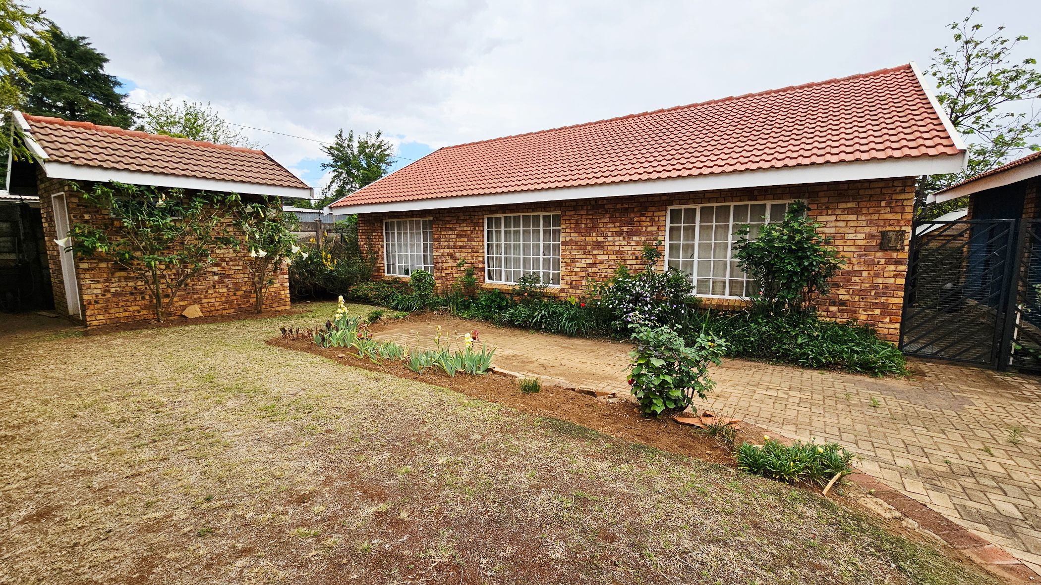 Townhouse for sale in Lydenburg (Mashishing) - 1LY1754444
