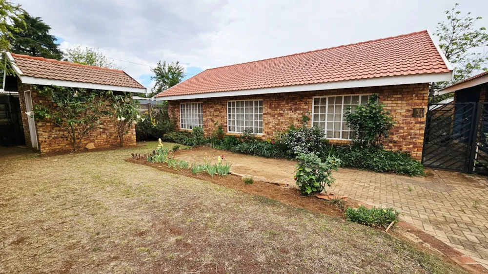 Townhouse for sale in Lydenburg (Mashishing) - 1LY1754444 Townhouse for sale in Lydenburg (Mashishing) - 1LY1754444
