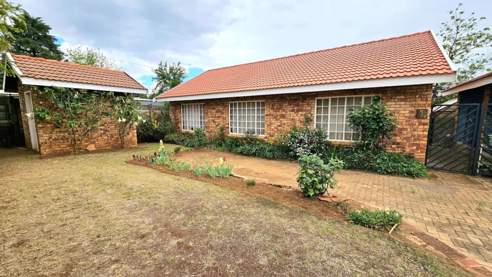 Townhouse for sale in Lydenburg (Mashishing) - 1LY1754444 Townhouse for sale in Lydenburg (Mashishing) - 1LY1754444