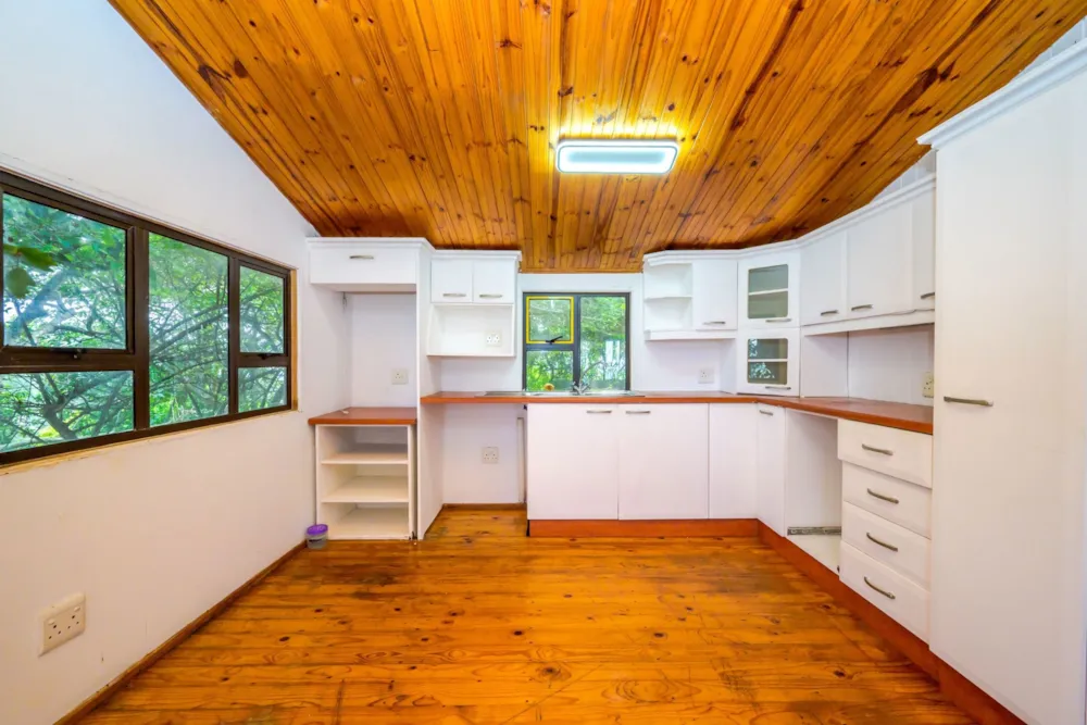 Garden cottage to rent in La Mercy - 1ND1755239