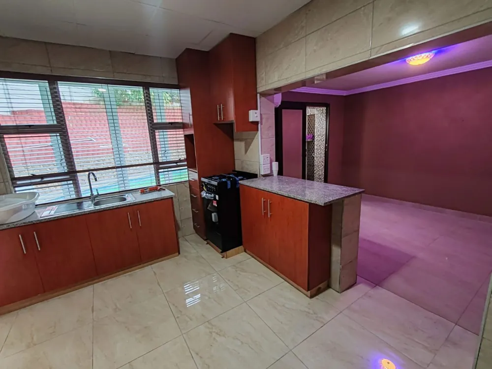 Bachelor apartment to rent in Umgeni Park - 1ND1755228