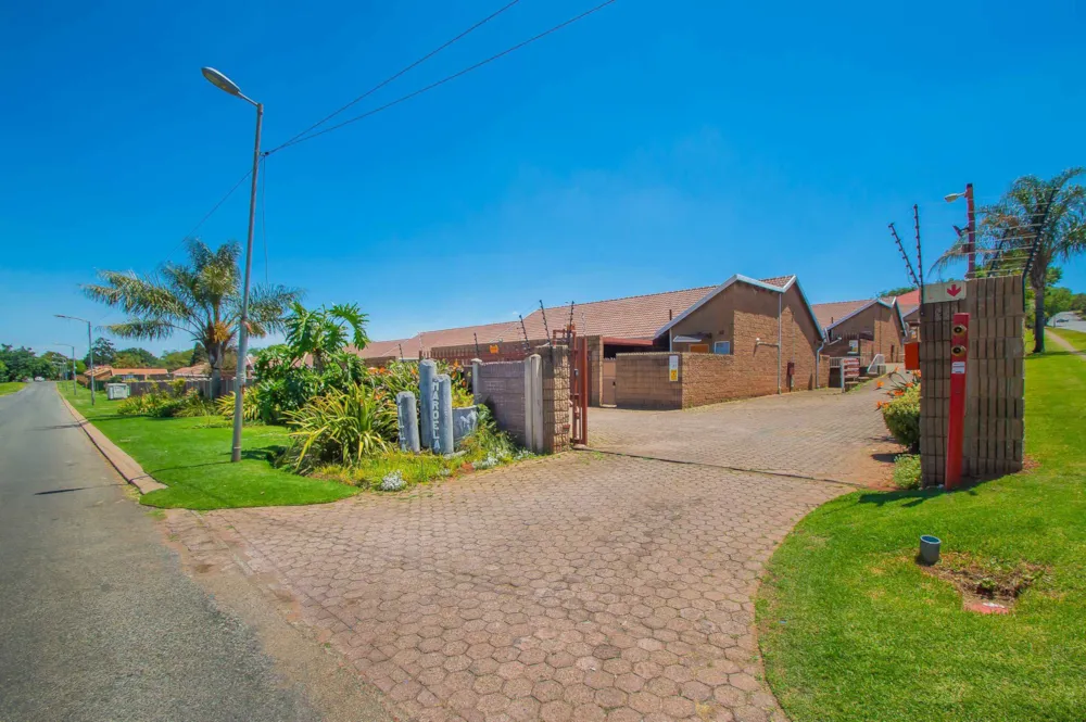 Townhouse for sale in Krugersdorp North - 1KR1755278