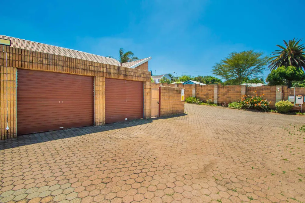 Townhouse for sale in Krugersdorp North - 1KR1755278