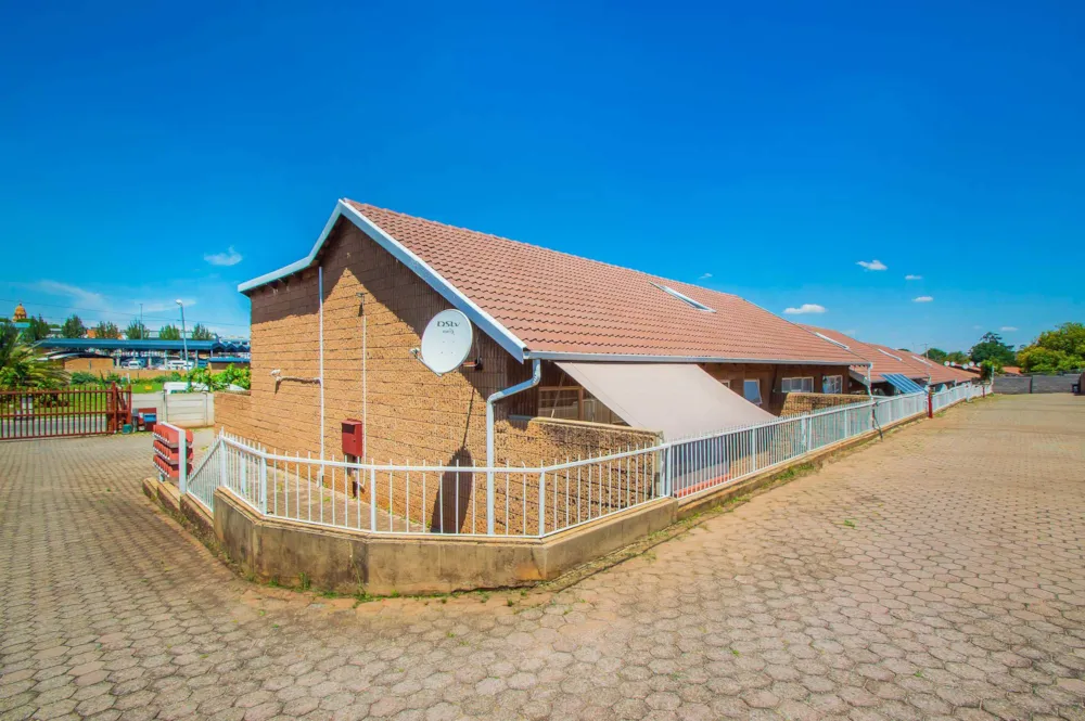 Townhouse for sale in Krugersdorp North - 1KR1755278