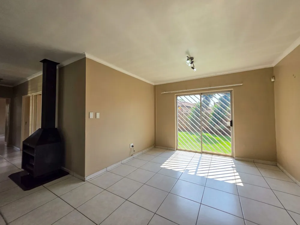 House for sale in Denneoord, Brakpan - 1BJ1752181