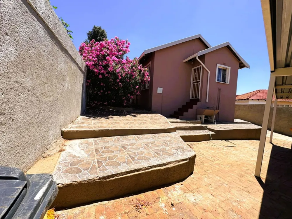 House for sale in Naturena - 1GV1756513