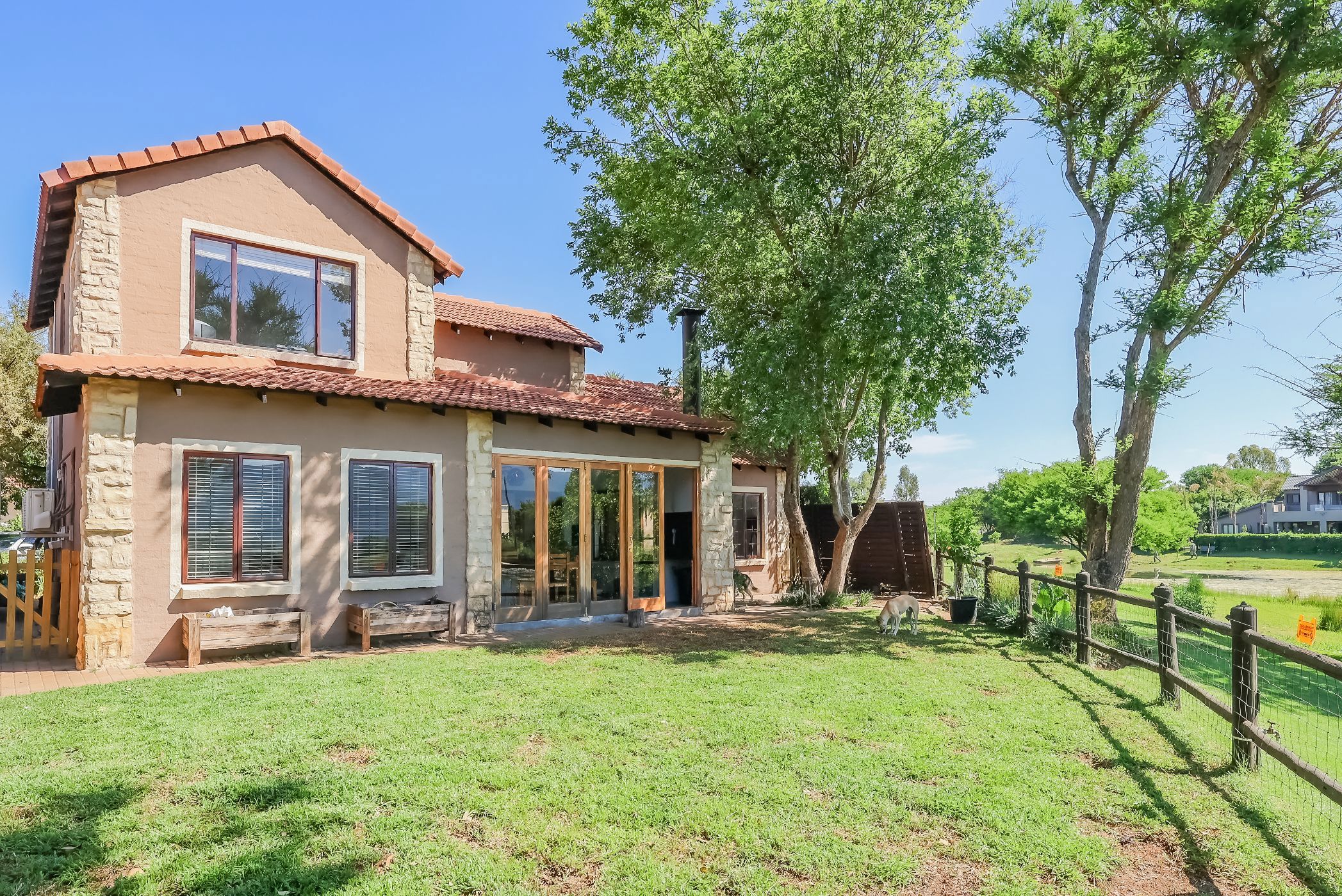 Townhouse to rent in The Coves - 1HR1756235