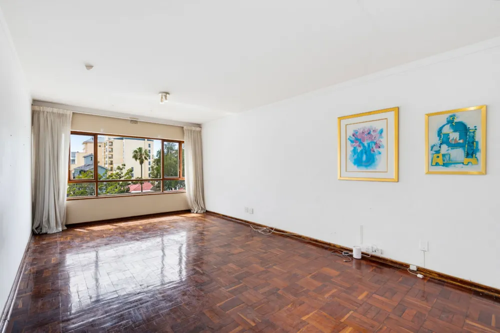 Studio apartment for sale in Sea Point - AS1755606 Studio apartment for sale in Sea Point - AS1755606