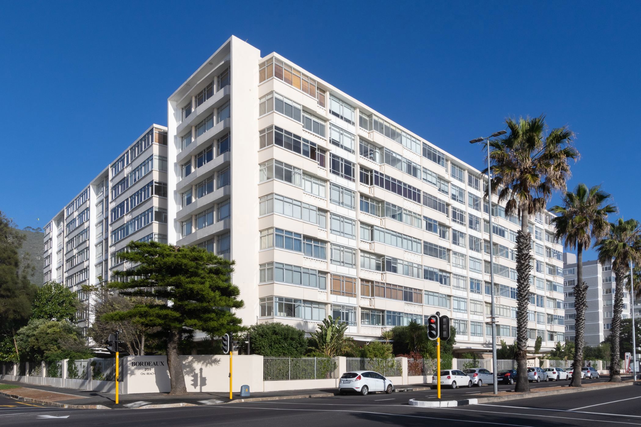 Studio apartment for sale in Sea Point - AS1755606