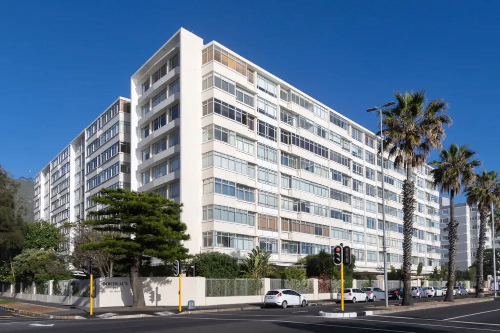 Studio apartment for sale in Sea Point - AS1755606 Studio apartment for sale in Sea Point - AS1755606