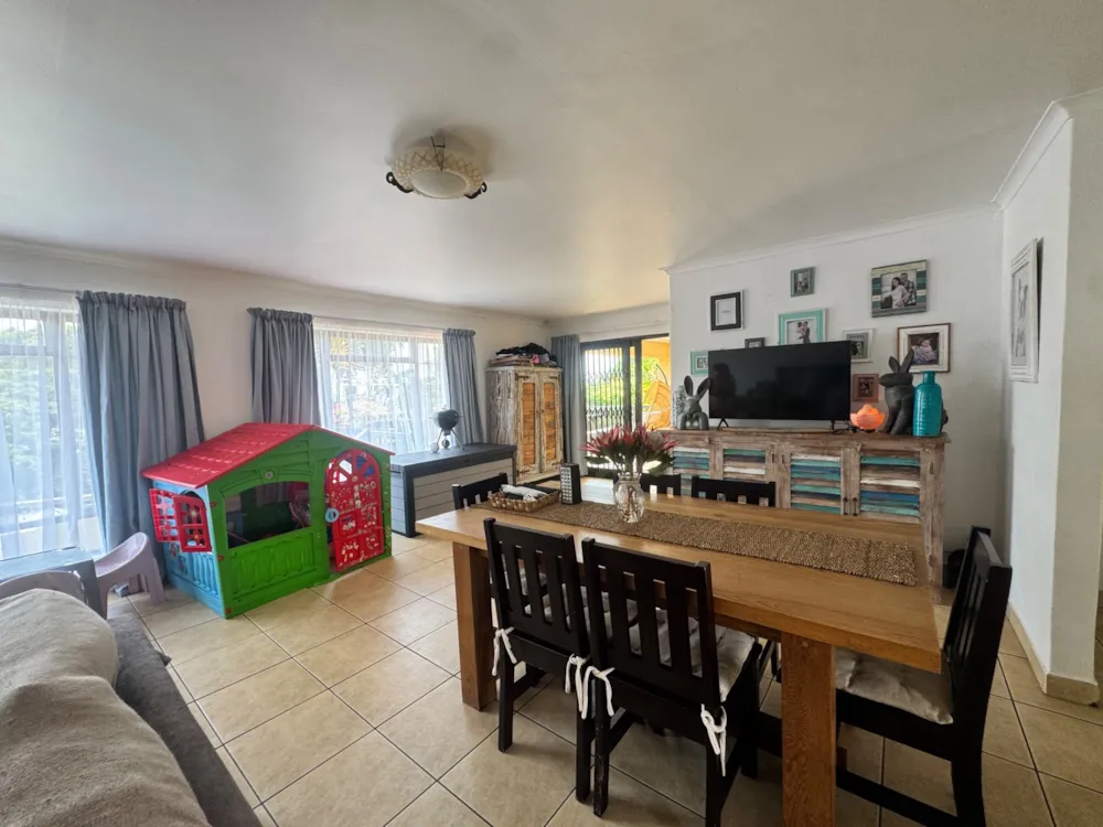Double-storey house to rent in Ballito - 1BD1755605 Double-storey house to rent in Ballito - 1BD1755605