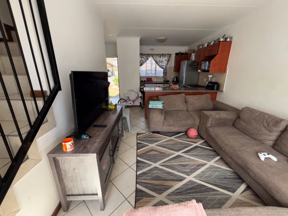 Townhouse for sale in Hillside, Bloemfontein - 1BX1754917