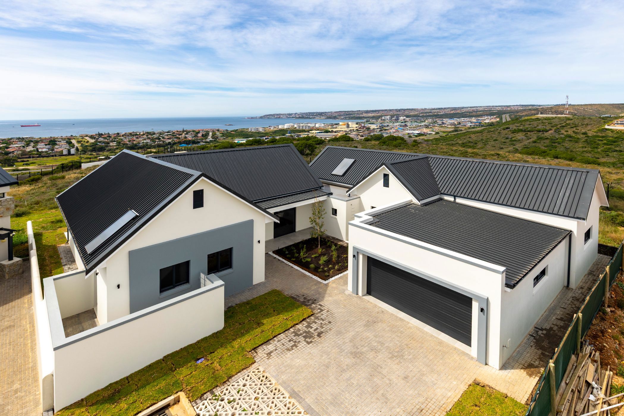 House for sale in Renosterbos Estate - 1MB1755628