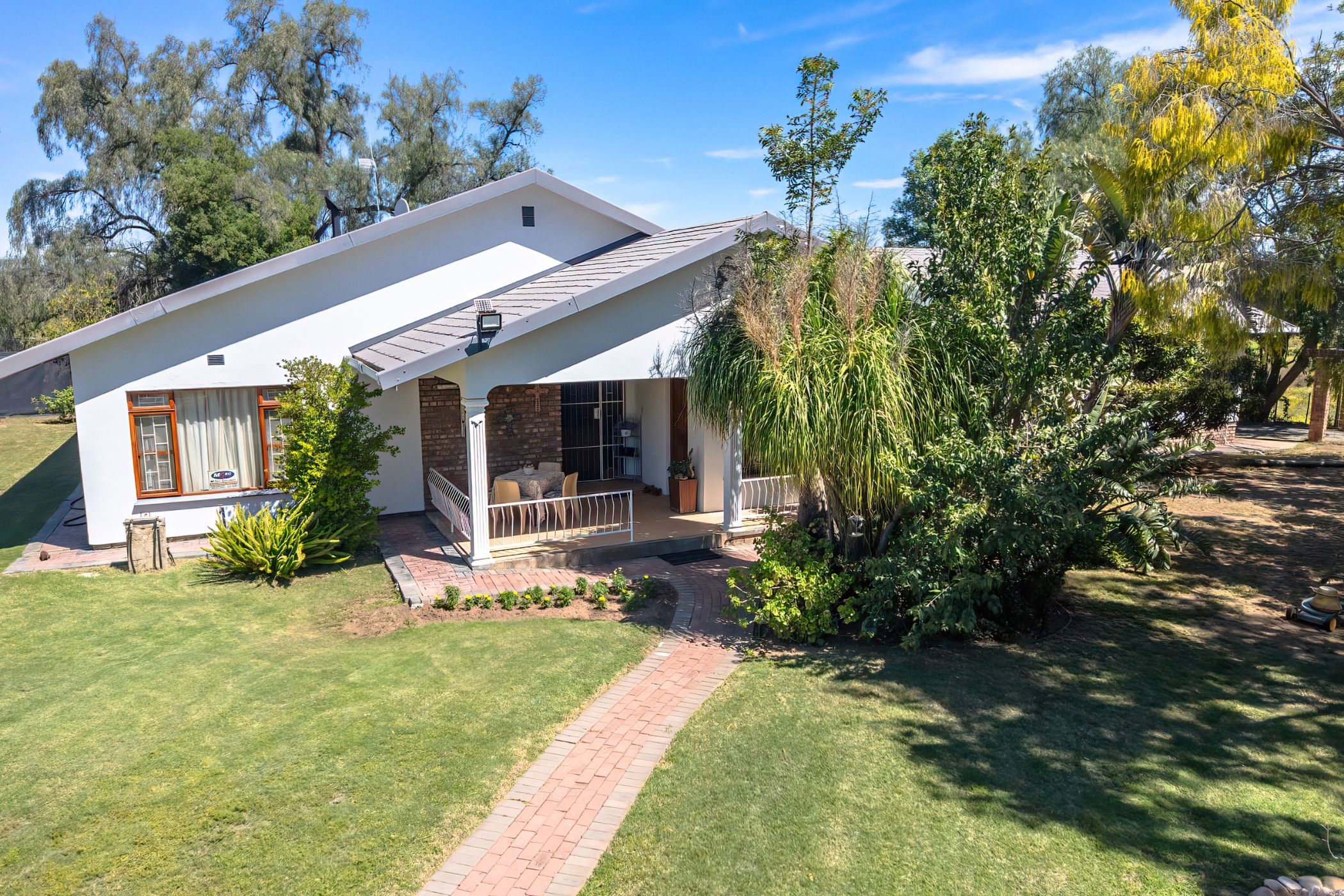 House for sale in Oudtshoorn South - 1OU1755455