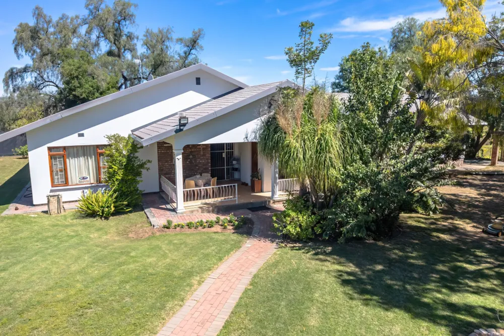 House for sale in Oudtshoorn South - 1OU1755455 House for sale in Oudtshoorn South - 1OU1755455