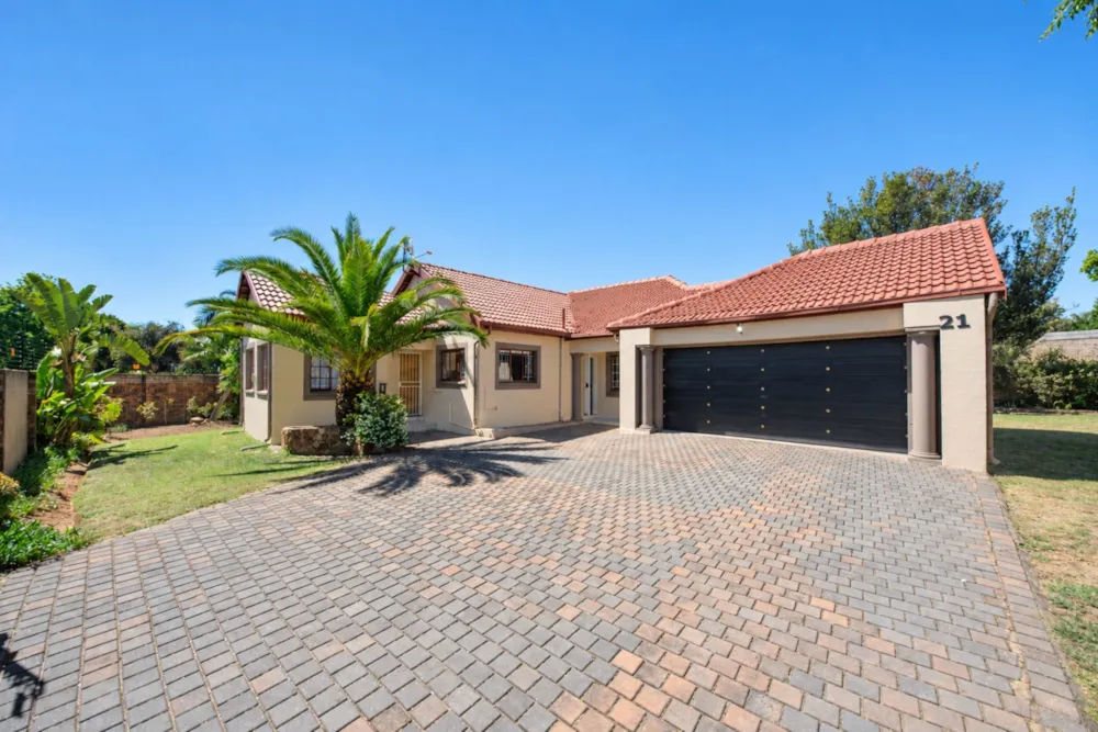 House for sale in The Reeds - CN1756505