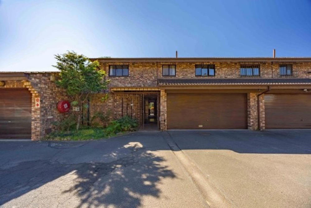 Townhouse for sale in Cowies Hill Park - 1WP1754013 Townhouse for sale in Cowies Hill Park - 1WP1754013