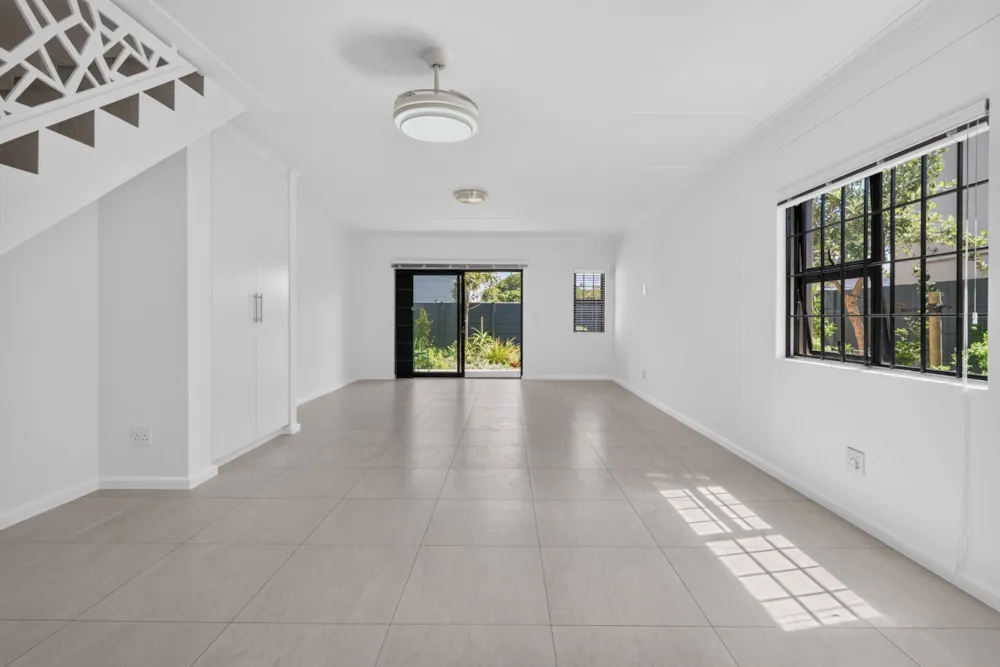 Townhouse for sale in Lakeside, Cape Town - KW1755611 Townhouse for sale in Lakeside, Cape Town - KW1755611