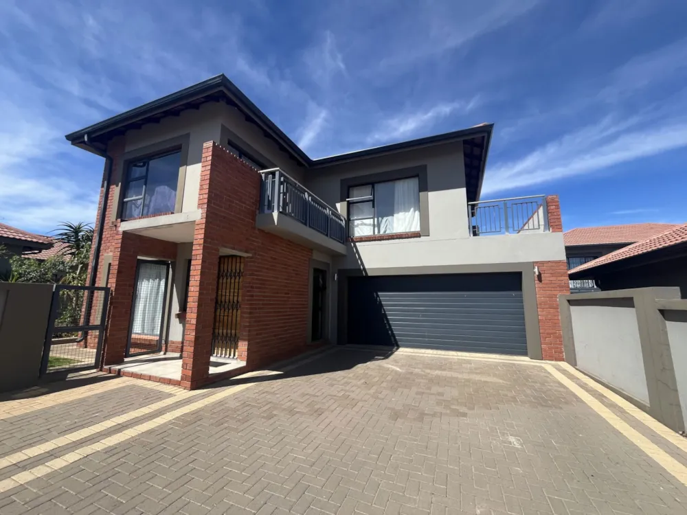 Townhouse for sale in Spitskop - 1BX1756891 Townhouse for sale in Spitskop - 1BX1756891