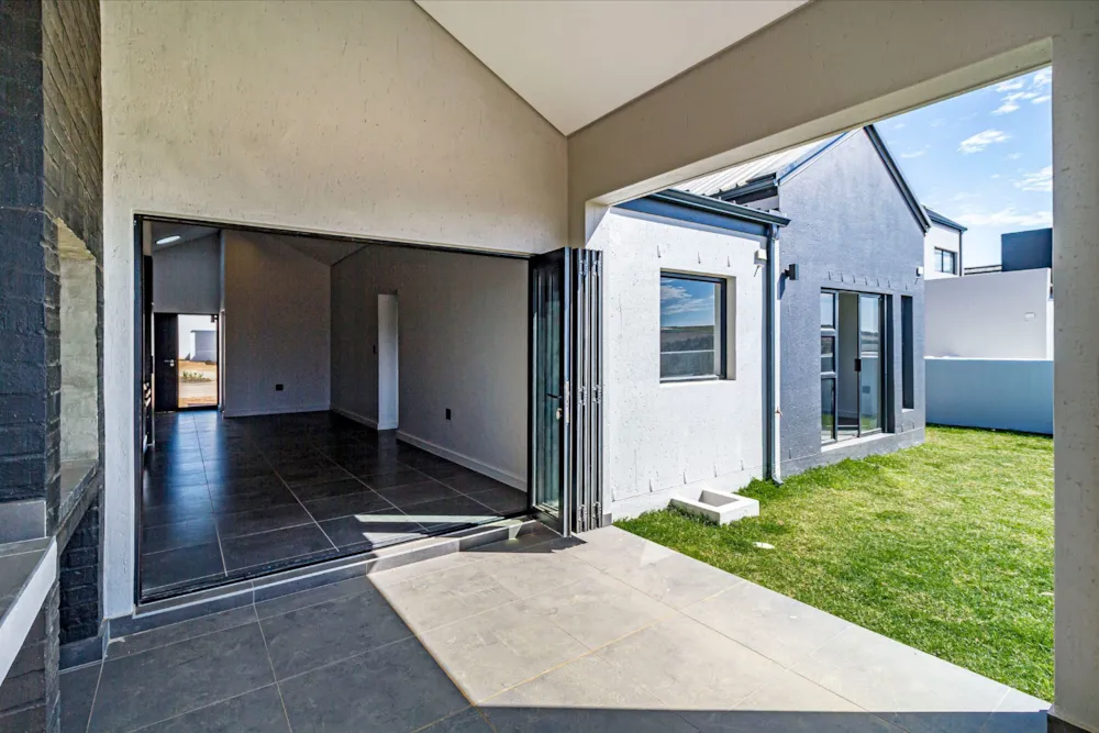 Security estate home for sale in Newinbosch - ST1754277