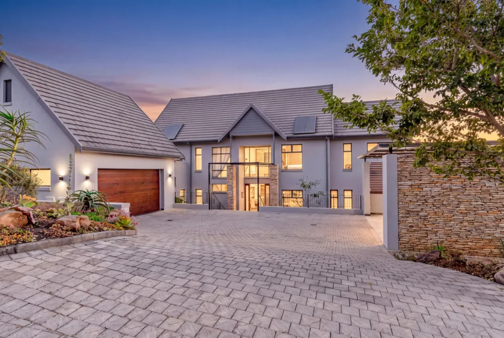 Golf estate house for sale in Cotswold Downs Estate - 1KF1755103 Golf estate house for sale in Cotswold Downs Estate - 1KF1755103