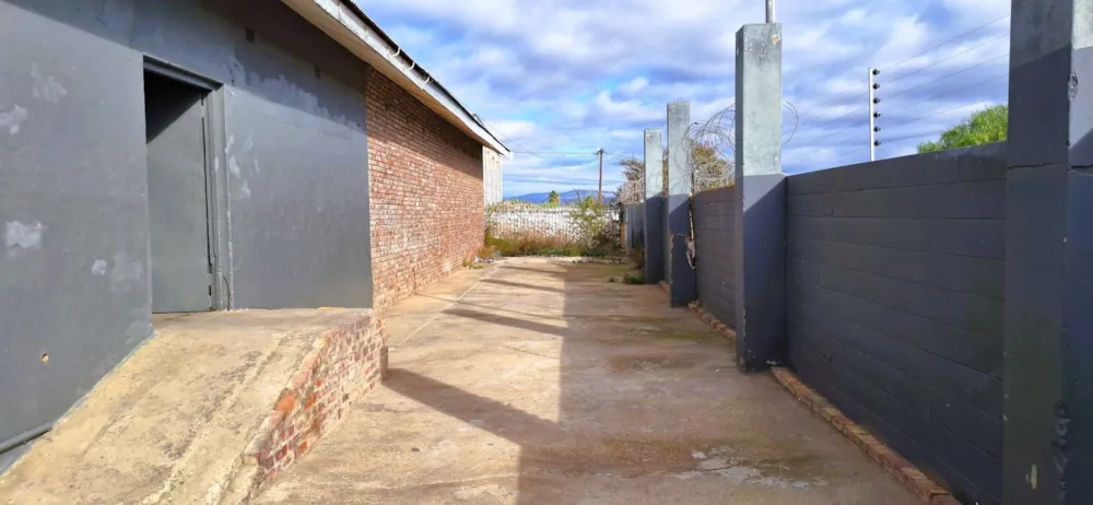 Commercial Building for sale in Oudtshoorn South - 1OU1755888