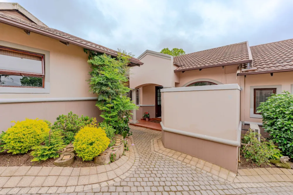 Townhouse for sale in Waterfall, Upper Highway - 1KF1756649