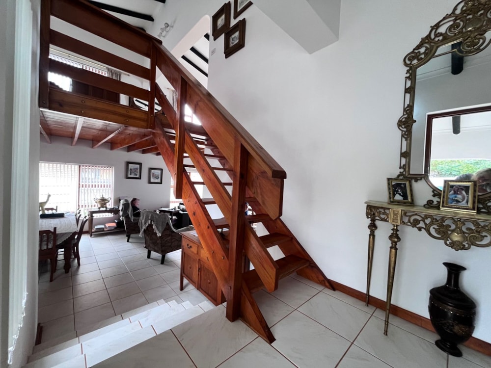 House for sale in Wave Crest - 1JF1752257