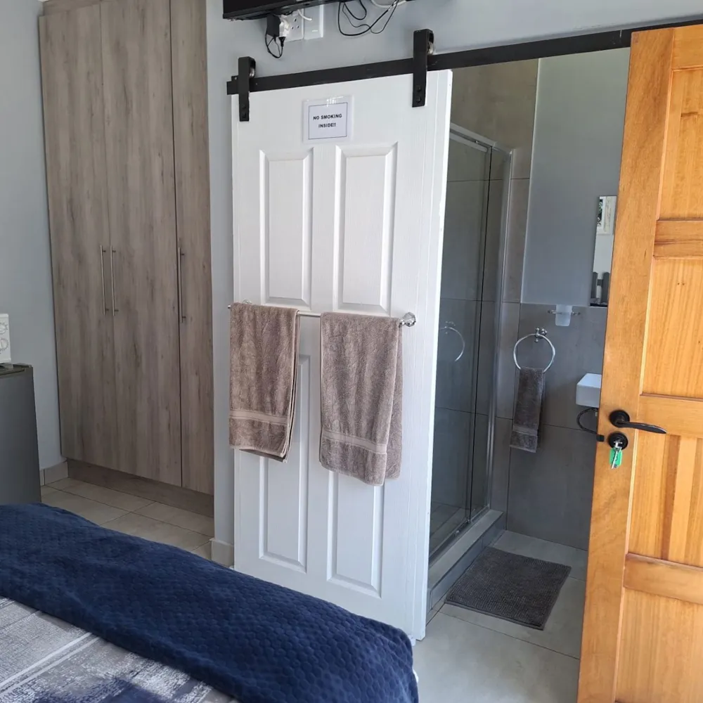 Bachelor apartment to rent in Kathu - 1RN1756273