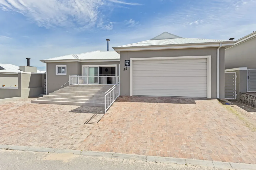 Security estate home for sale in Brackenfell South - 1BC1755546 Security estate home for sale in Brackenfell South - 1BC1755546