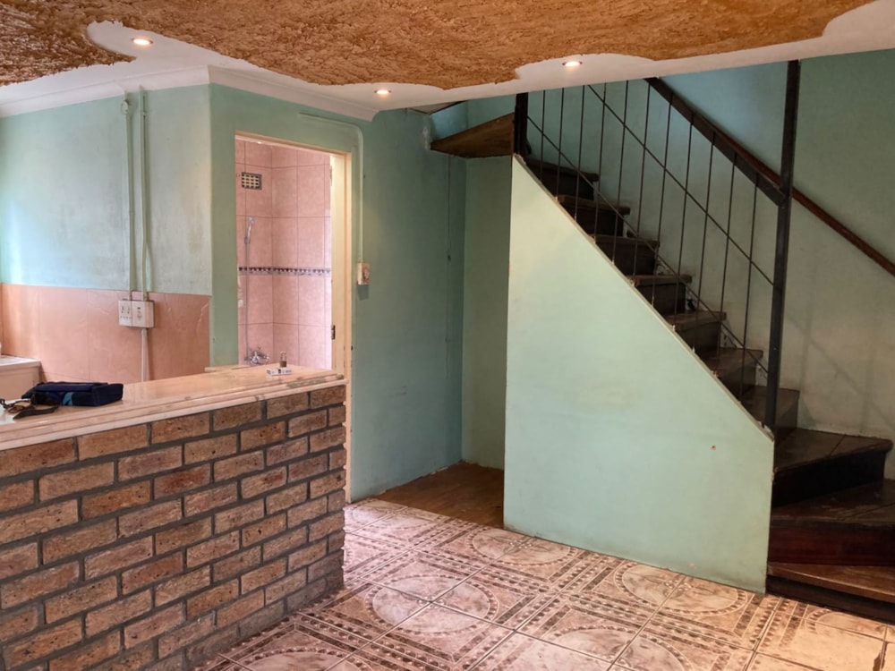 House for sale in Hanover Park - 1AH1754438 House for sale in Hanover Park - 1AH1754438
