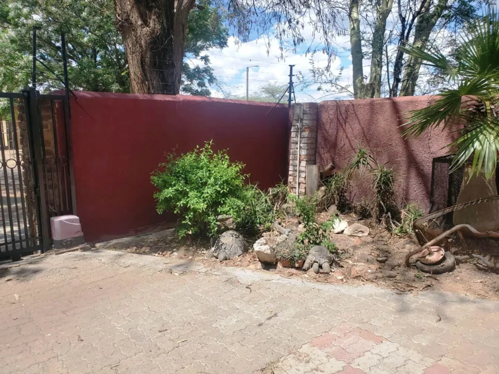 House for sale in Jwaneng, Southern District, Botswana - 3BO1735806 House for sale in Jwaneng, Southern District, Botswana - 3BO1735806