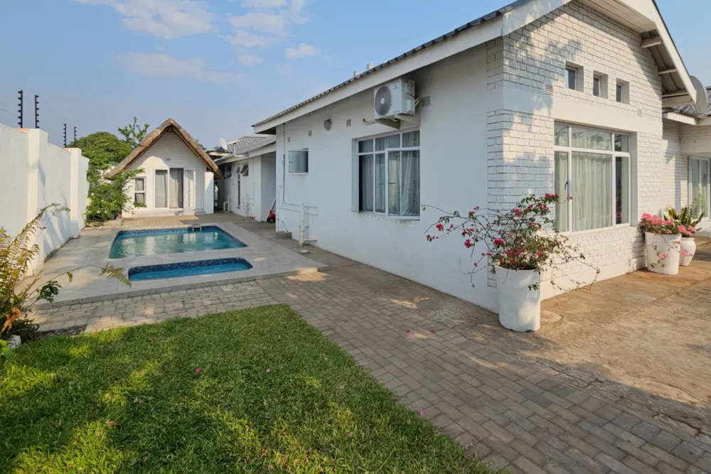 Single-storey house for sale in Victoria Falls, Zimbabwe - 3ZB1755871