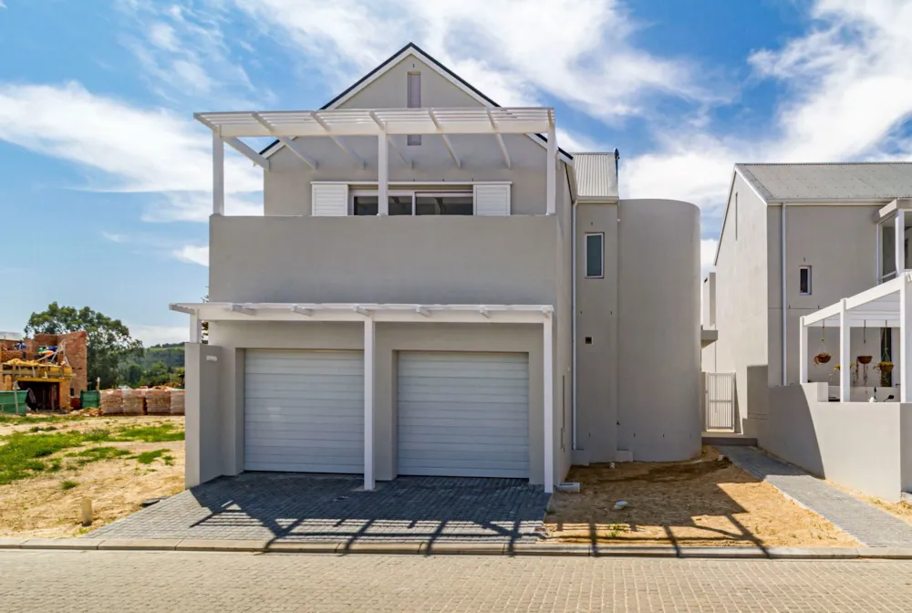 Security complex home to rent in Stellenbosch - STL1754845 Security complex home to rent in Stellenbosch - STL1754845