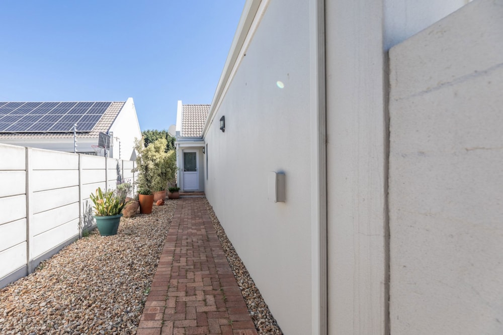 House for sale in Sunningdale, Blouberg - 1TV1753322